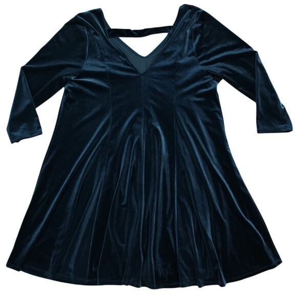 Torrid 3X Teal Velvet Dress V-Neck Cutout Back 3/4 Sleeve - Picture 4 of 10